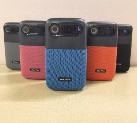 100 estructura quad-core DLP del proyector portátil de los lúmenes 1.4G en la batería 10000mAh